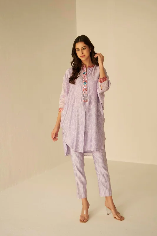 Lilac-Bat Sleeves Embroidered Shibori Shirt And Pant Set-- Fitted T-Shirt Seamless Stretchy Lilac-Bat Sleeves Embroidered Shibori Shirt And Pant Set-- Fitted T-Shirt Seamless Stretchy