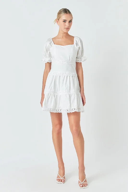 Endless Rose - Sweetheart Lace Combo Puff Mini Dress Fashionable Button-Front Mini Dress