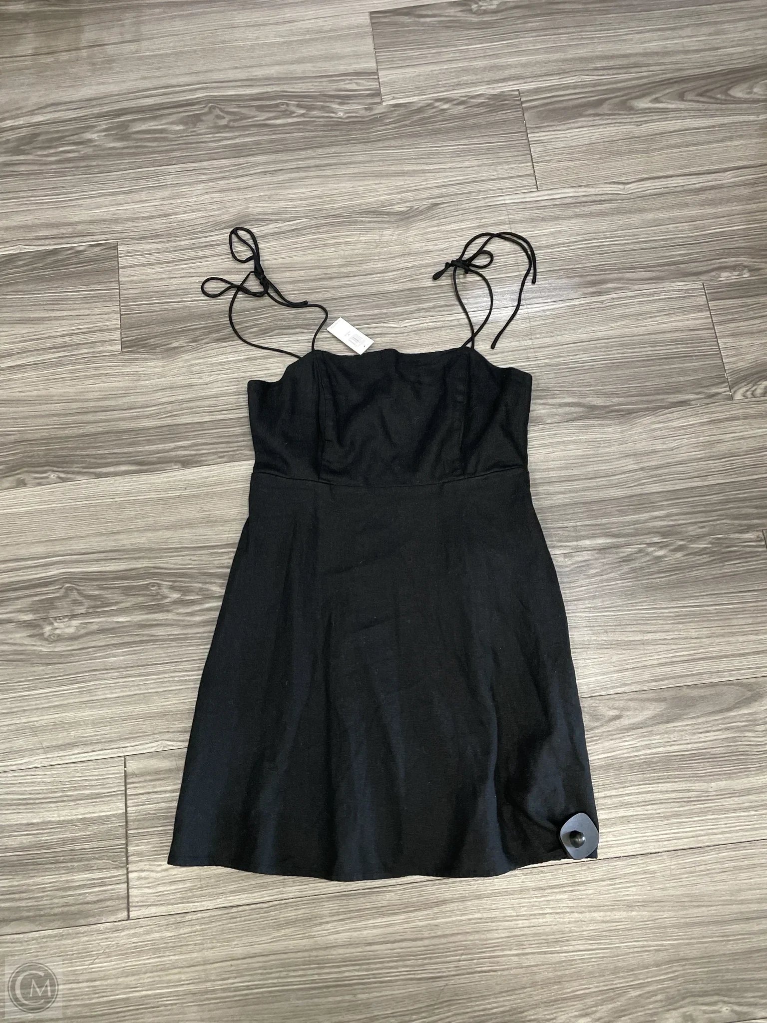 Dress Casual Short By Old Navy In Black, Size: M Tunics Chic fashionable
