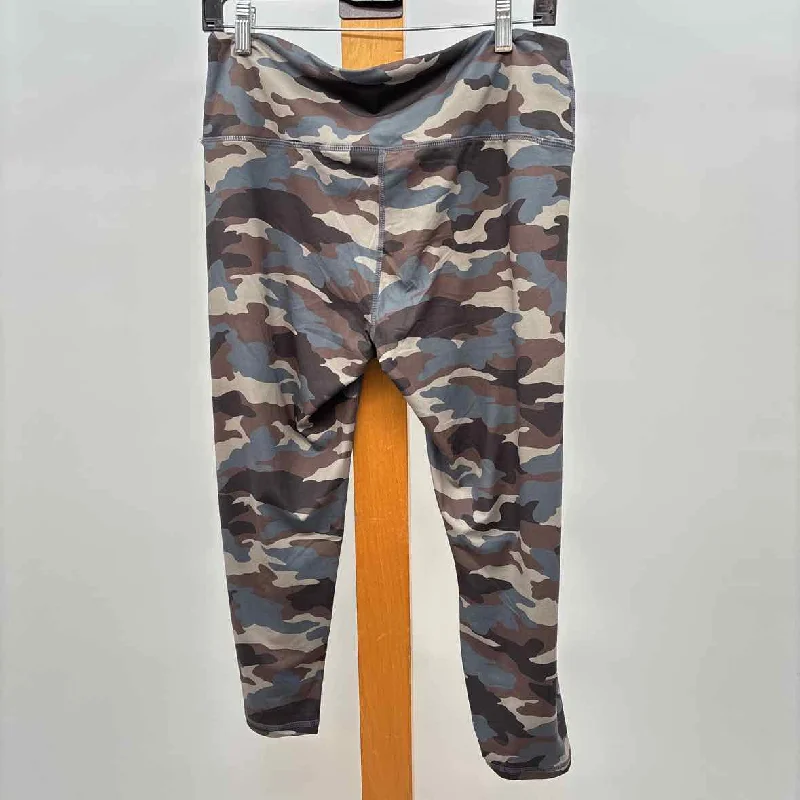 Unbranded Women's Size 1X Gray Camoflage Leggings Stylish Side-Stripe Leggings