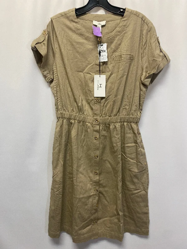 Beige Dress Casual Midi Halston, Size M Fashionable Fitted Midi Dress